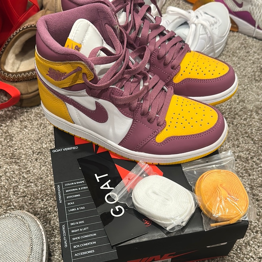 Nike Air Jordan High-Tops - Yellow and Purple